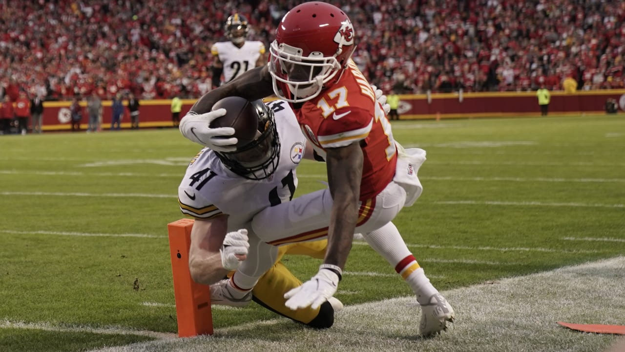 Kansas City Chiefs wide receiver Mecole Hardman (17) during pregame of an  NFL football game against the Detroit Lions, Sunday, Sept. 29, 2019, in  Detroit. (AP Photo/Duane Burleson Stock Photo - Alamy