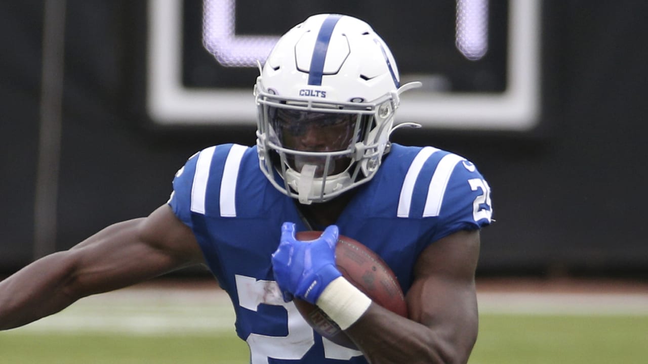 Houston Texans to sign veteran running back Marlon Mack, others to