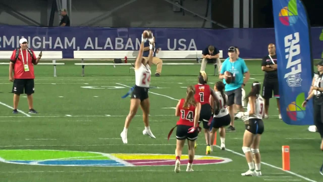 Team Mexico's flag football player Diana Flores lofts 13-yard touchdown on  the run to leaping Andrea Delgadillo