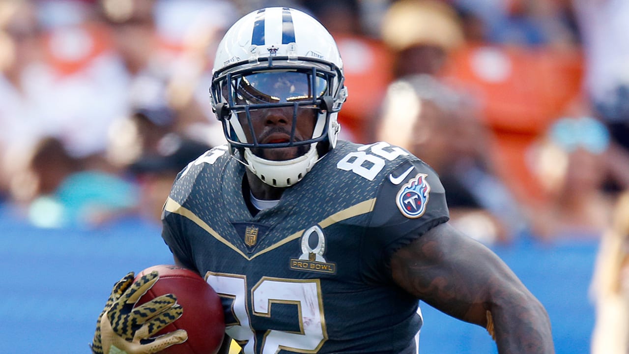Delanie Walker, Titans strike two-year extension