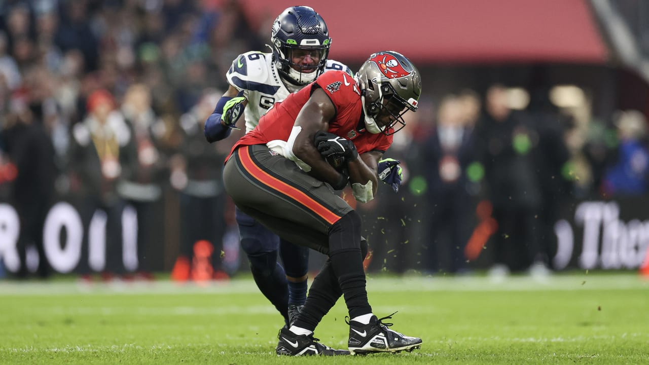 Bucs wide receiver Chris Godwin giving jersey number to Tom Brady - Bucs  Nation