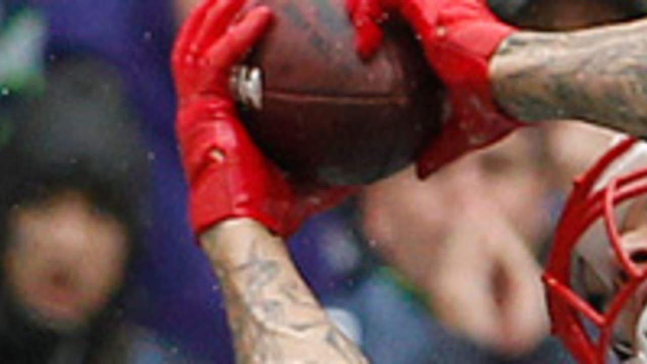 wr-catch-121021-spot.jpg