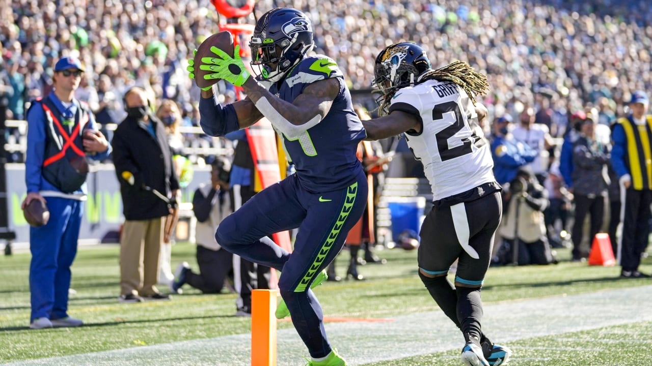 Former Seahawks teammates collide: DK Metcalf gets the better of Shaquill  Griffin - Field Gulls