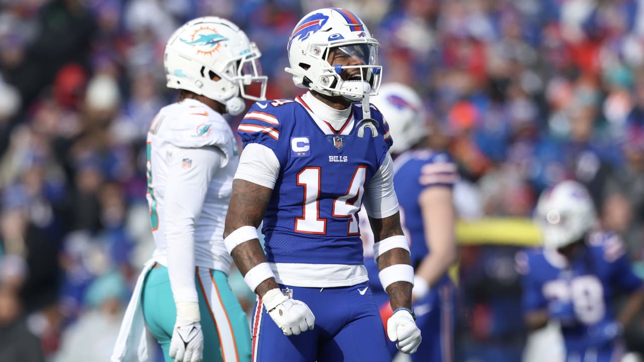 The Athletic on X: Stefon Diggs recorded five receptions for 96 receiving  yards in the first quarter of the Bills wild-card matchup against the  Dolphins. The last player with 100 receiving yards