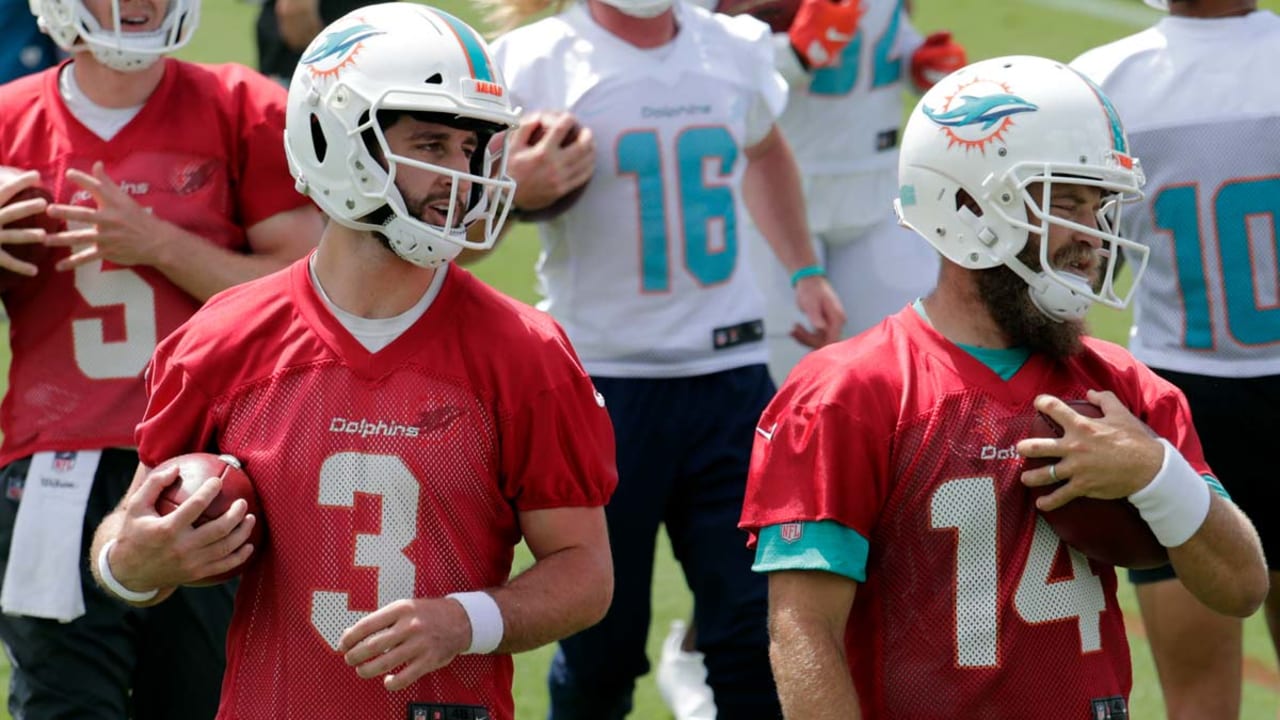 Everyone seems to prefer Dolphins' 1966 throwbacks to new look 