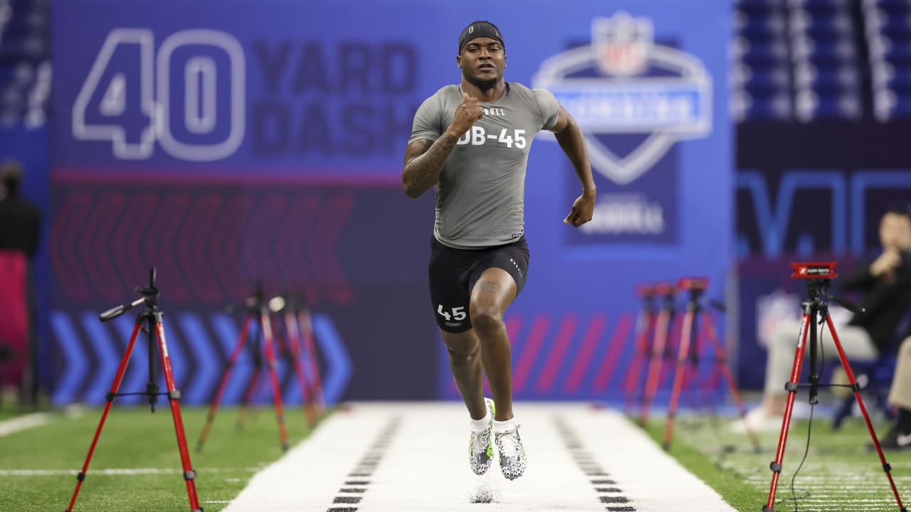 Safety DeMarcco Hellams runs 40-yard dash at 2023 combine