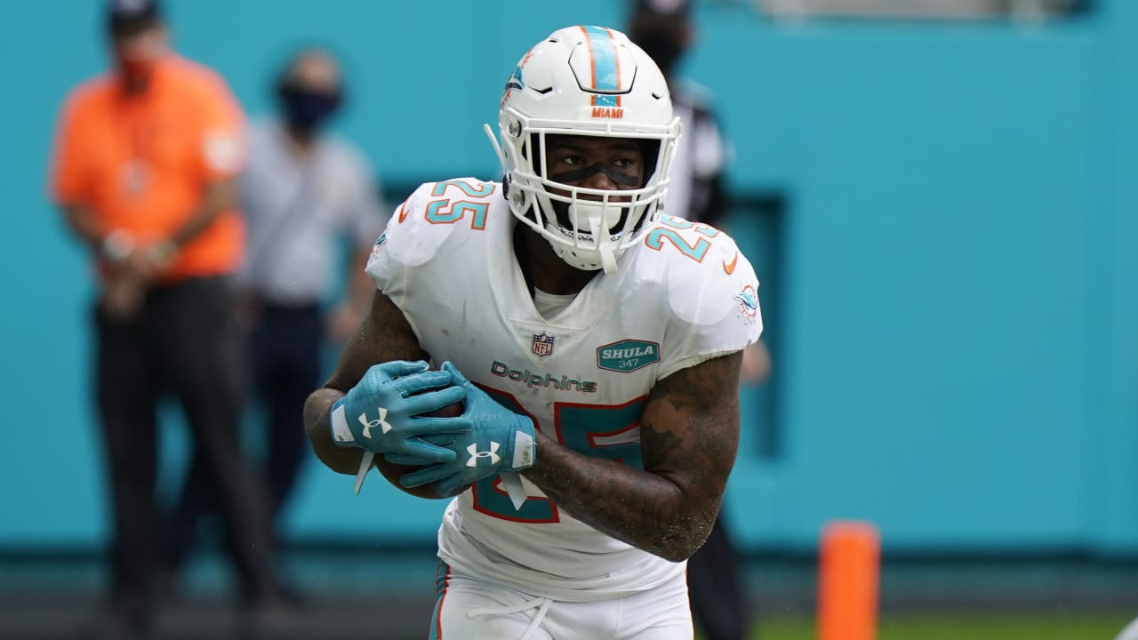 Miami Dolphins safety Brandon Jones shows off amazing pair of customized  cleats - Dolphin Nation