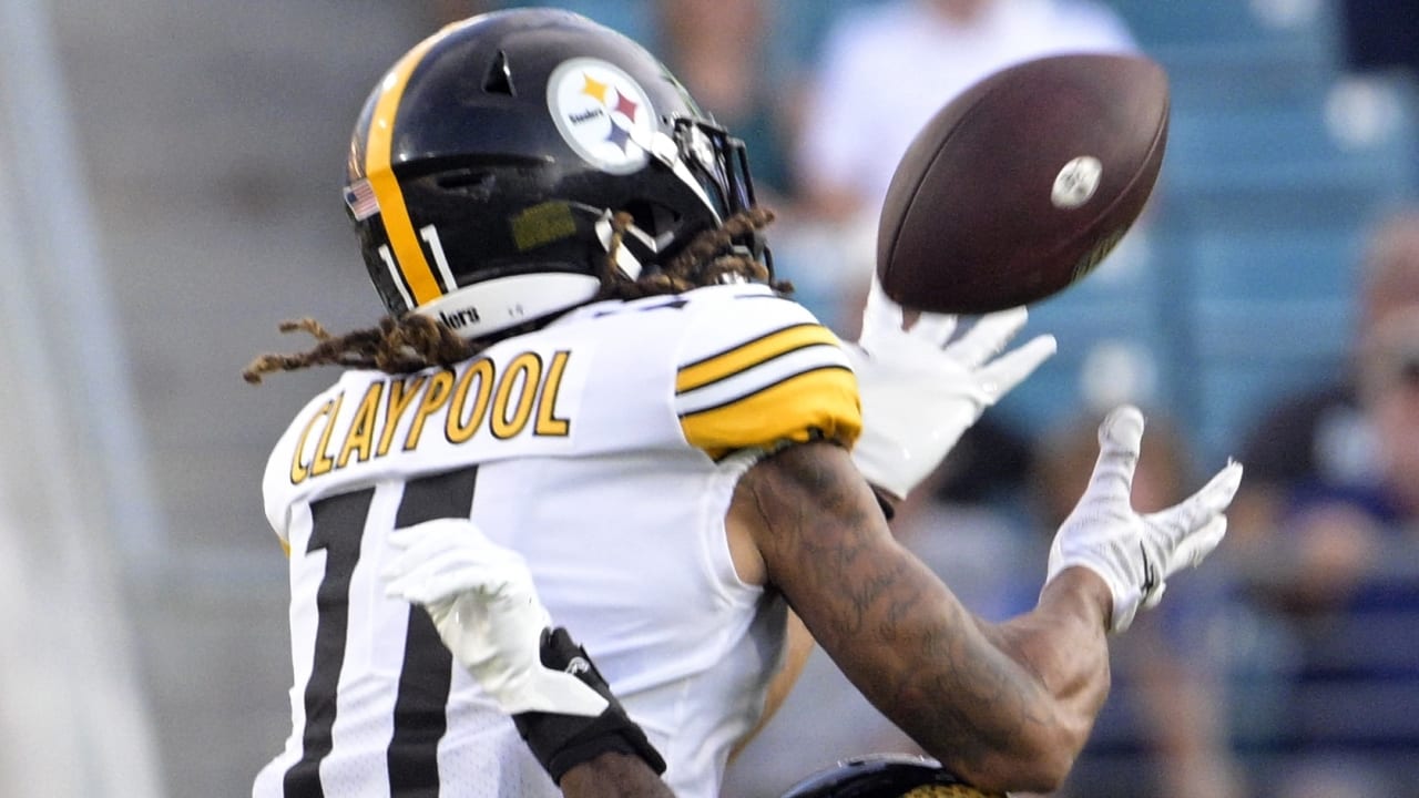 Pittsburgh Steelers wide receiver Chase Claypool overpowers