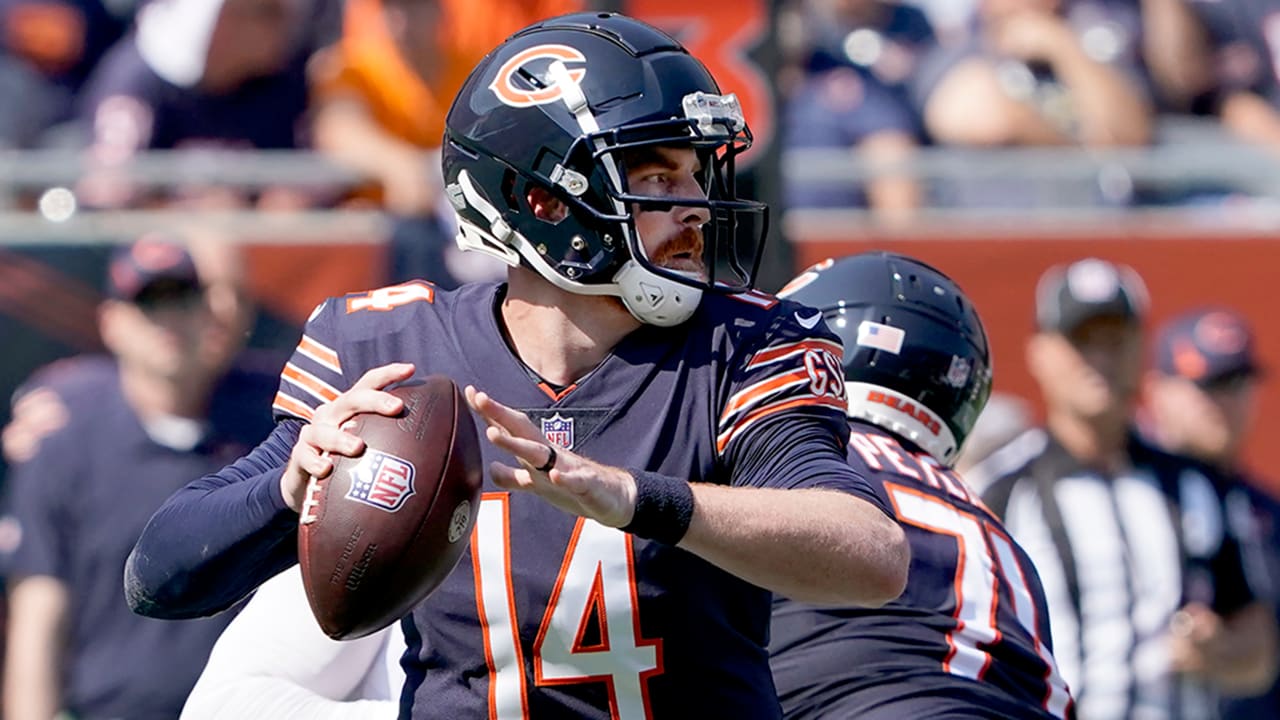 Chicago Bears quarterback Andy Dalton scrambles during the second half of  an NFL football game against the Cincinnati Bengals Sunday, Sept. 19, 2021,  in Chicago. (AP Photo/Nam Y. Huh Stock Photo - Alamy