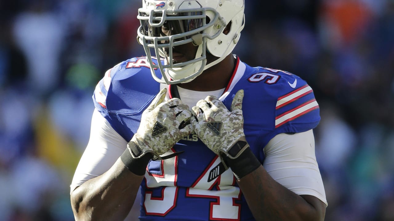 mario williams-151205-spot.jpg