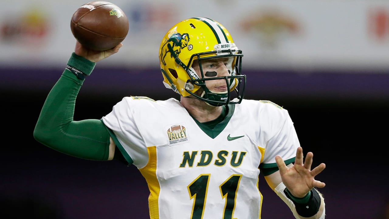 Carson-Wentz-160420-SL.jpg