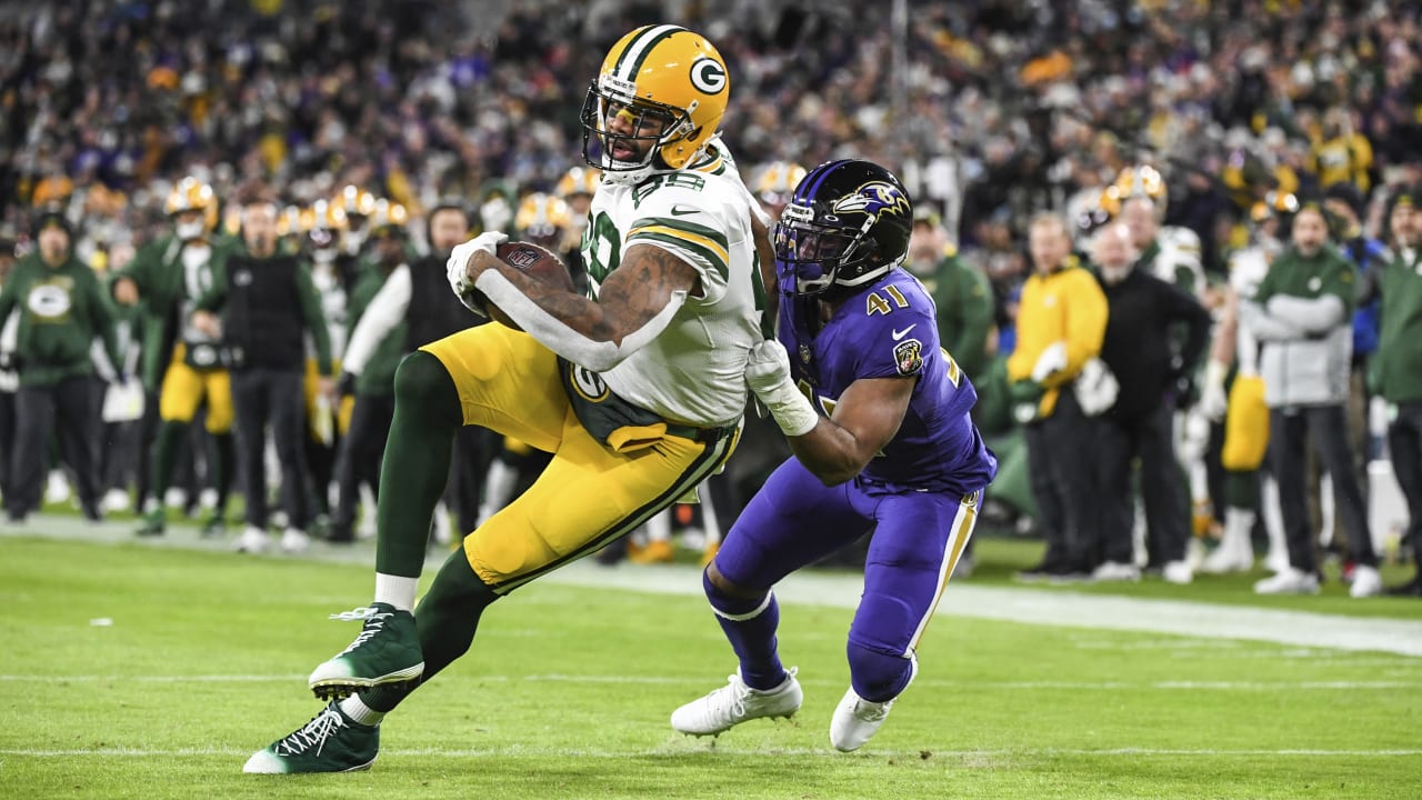 Green Bay Packers tight end Marcedes Lewis paves way for running game