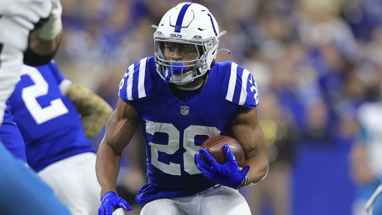 Indianapolis Colts running back Jonathan Taylor's first carry of game ...