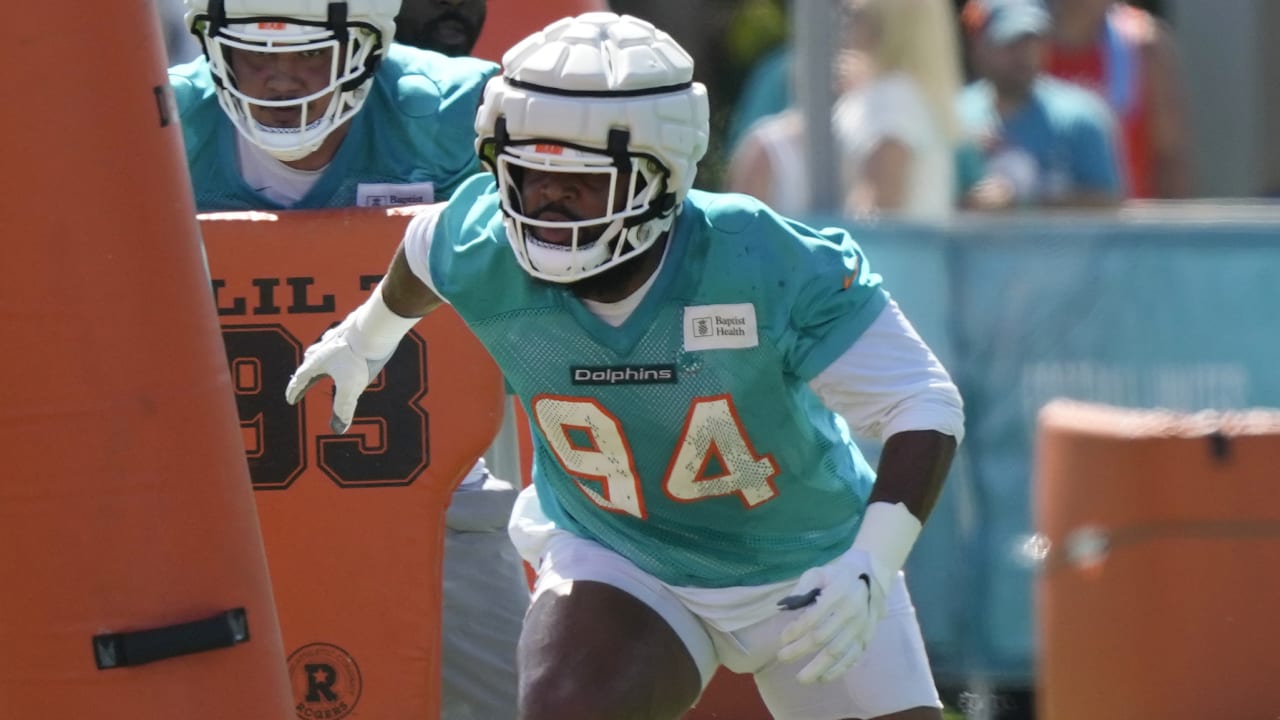 Dolphins DT Christian Wilkins staging hold-in while in negotiations for new  contract