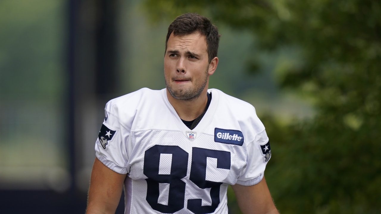 Patriots TE Hunter Henry wears No. 85 for this special reason