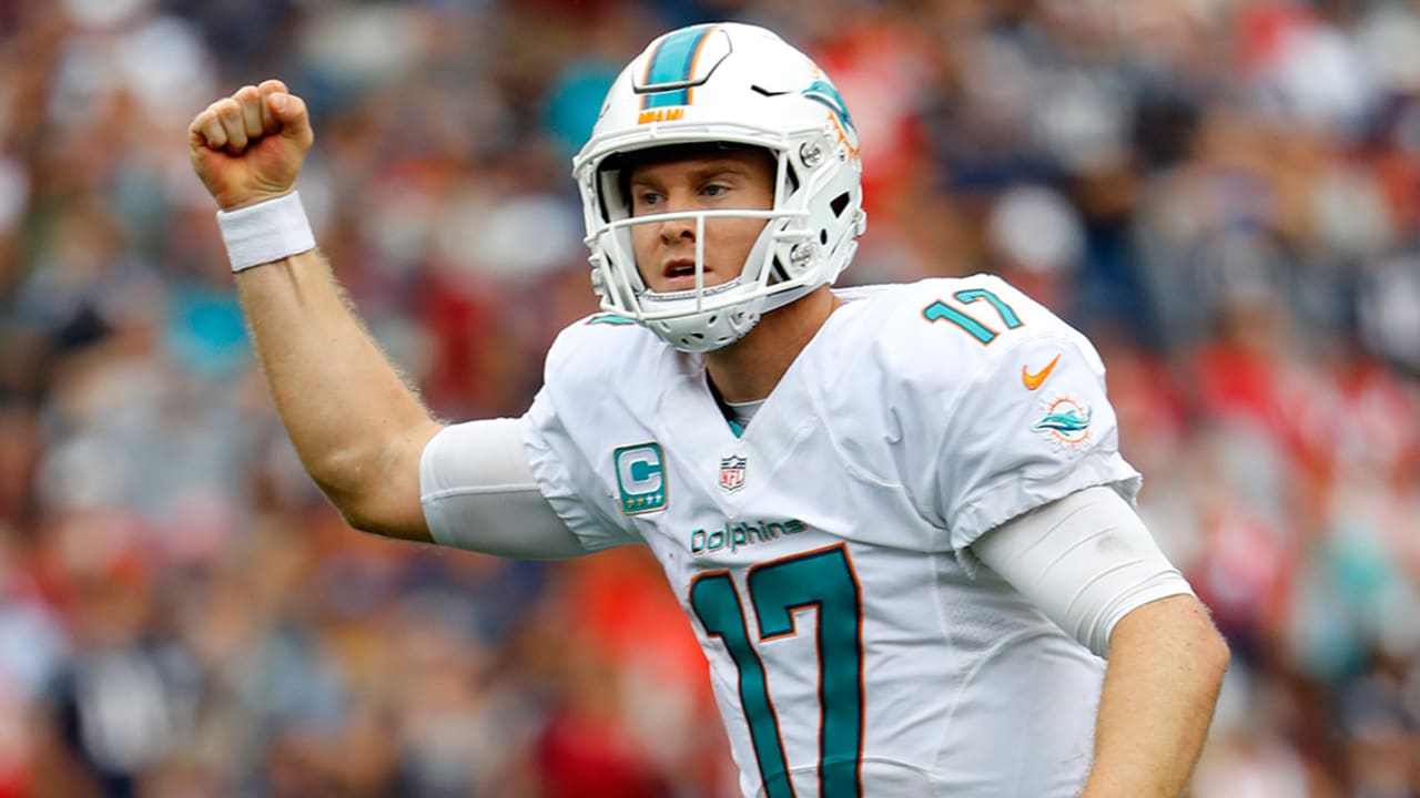 Ryan-Tannehill-161111-sl.jpg
