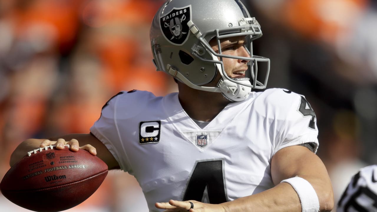 derek-carr-100217