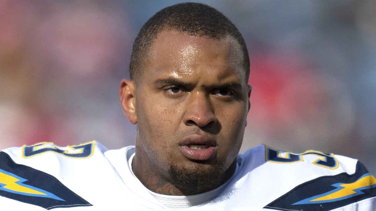 Chargers' Mike Pouncey to Have Surgery on Hip Injury, Will Miss Rest of  Season, News, Scores, Highlights, Stats, and Rumors