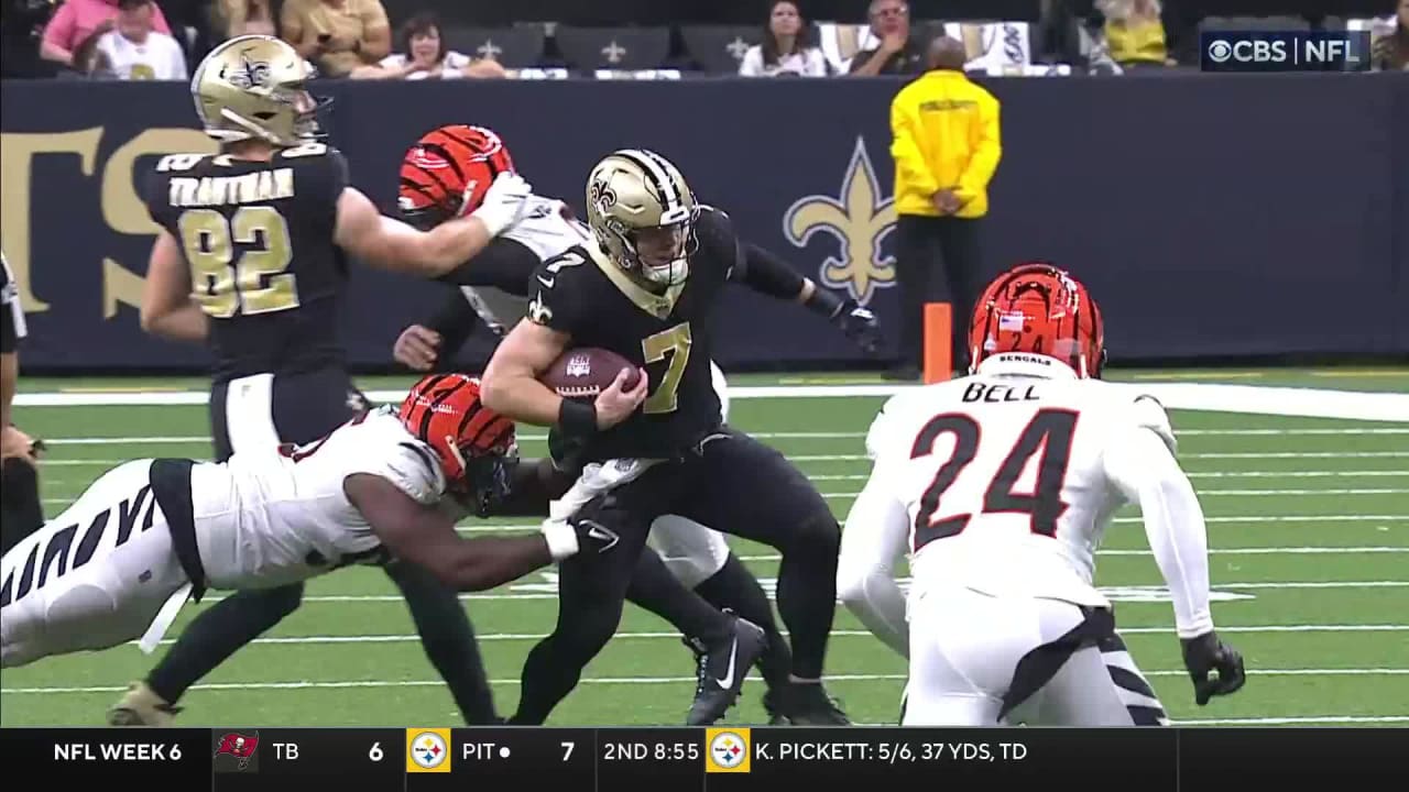 Taysom Hill breaks tackle on 28-yard QB keeper - Saints Bengals Highlights  - 2022 Week 6