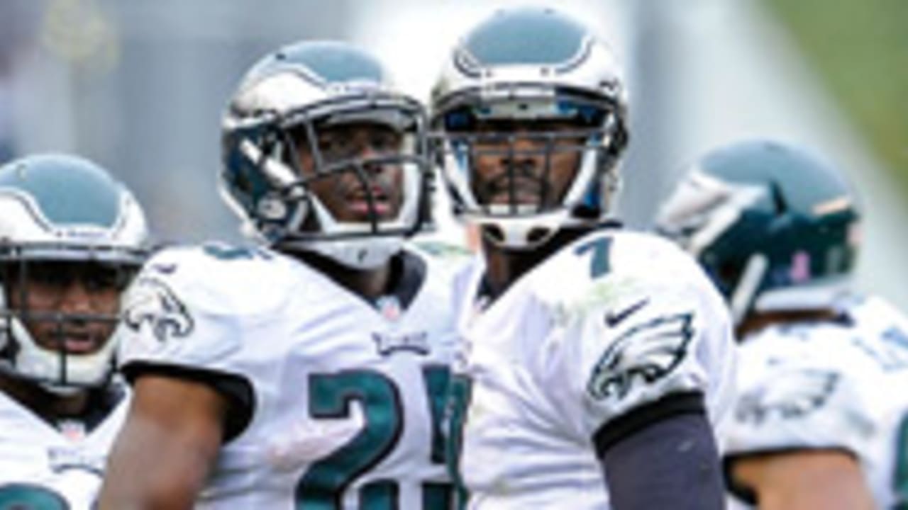 michael-vick-lesean-mccoy-121124-spot.jpg