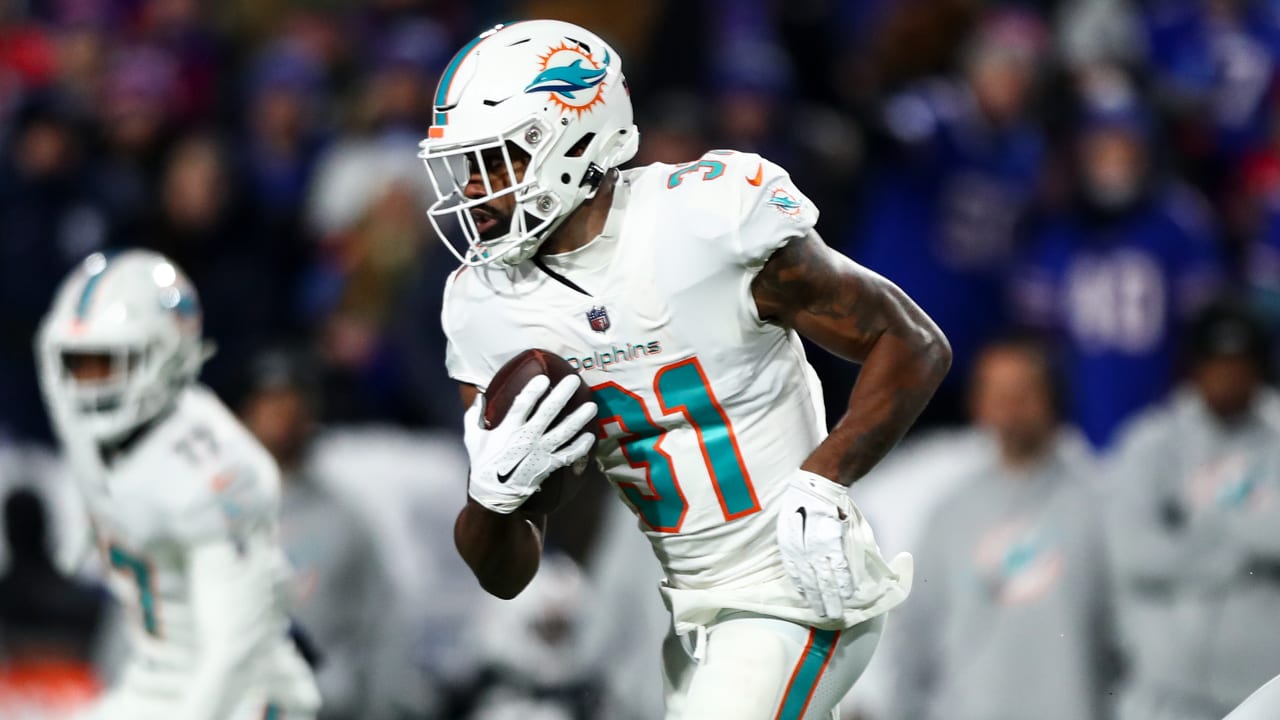 A Weighty Decision By Raheem Mostert Might Save Miami Dolphins' RB Room