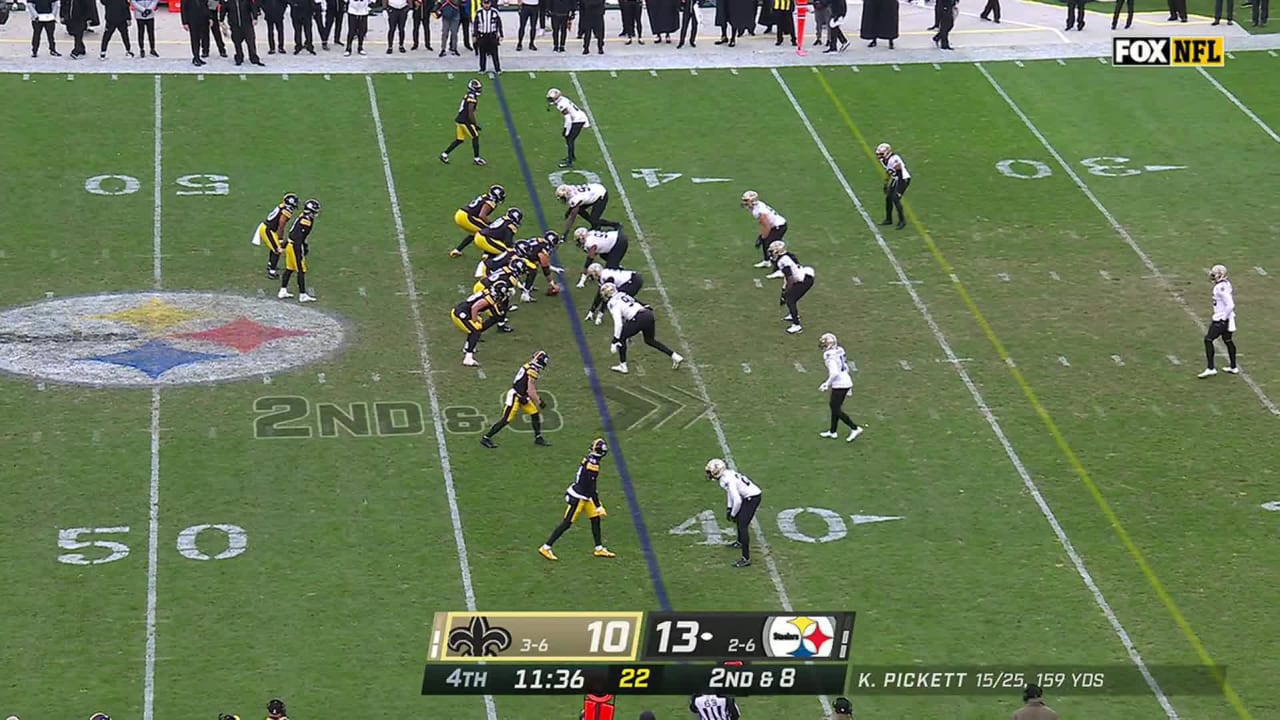 Pittsburgh Steelers running back Jaylen Warren takes screen pass down the  sideline for 11-yard gain