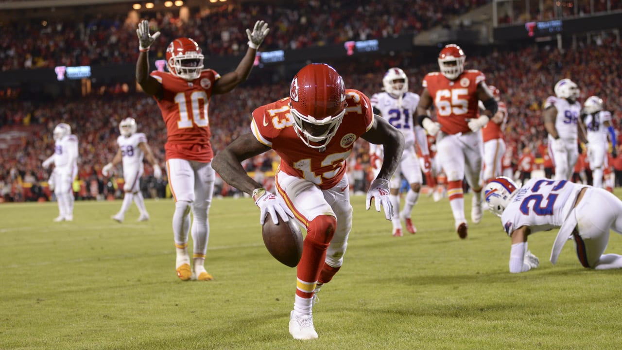 Can't-Miss Play: Kansas City Chiefs quarterback Patrick Mahomes' spinning-flick  TD pass is pure magic