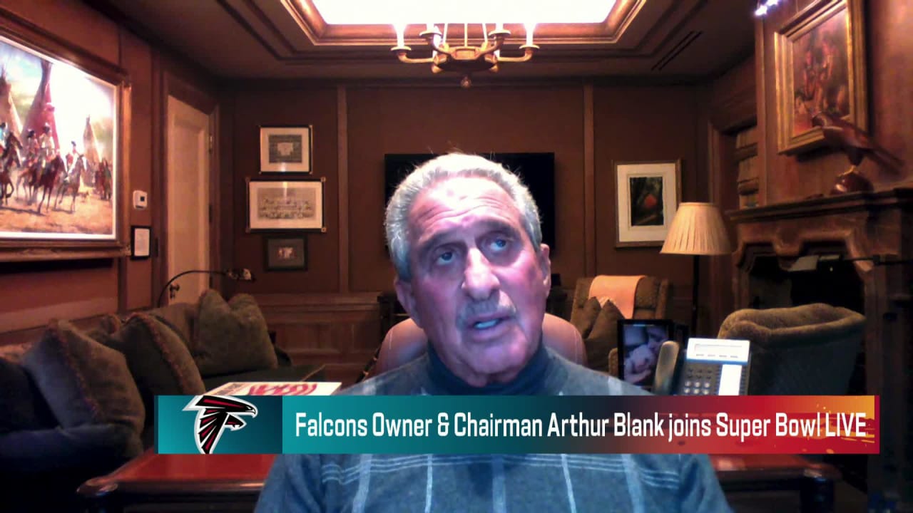 Atlanta Falcons - Falcons owner & chairman Arthur Blank talks with