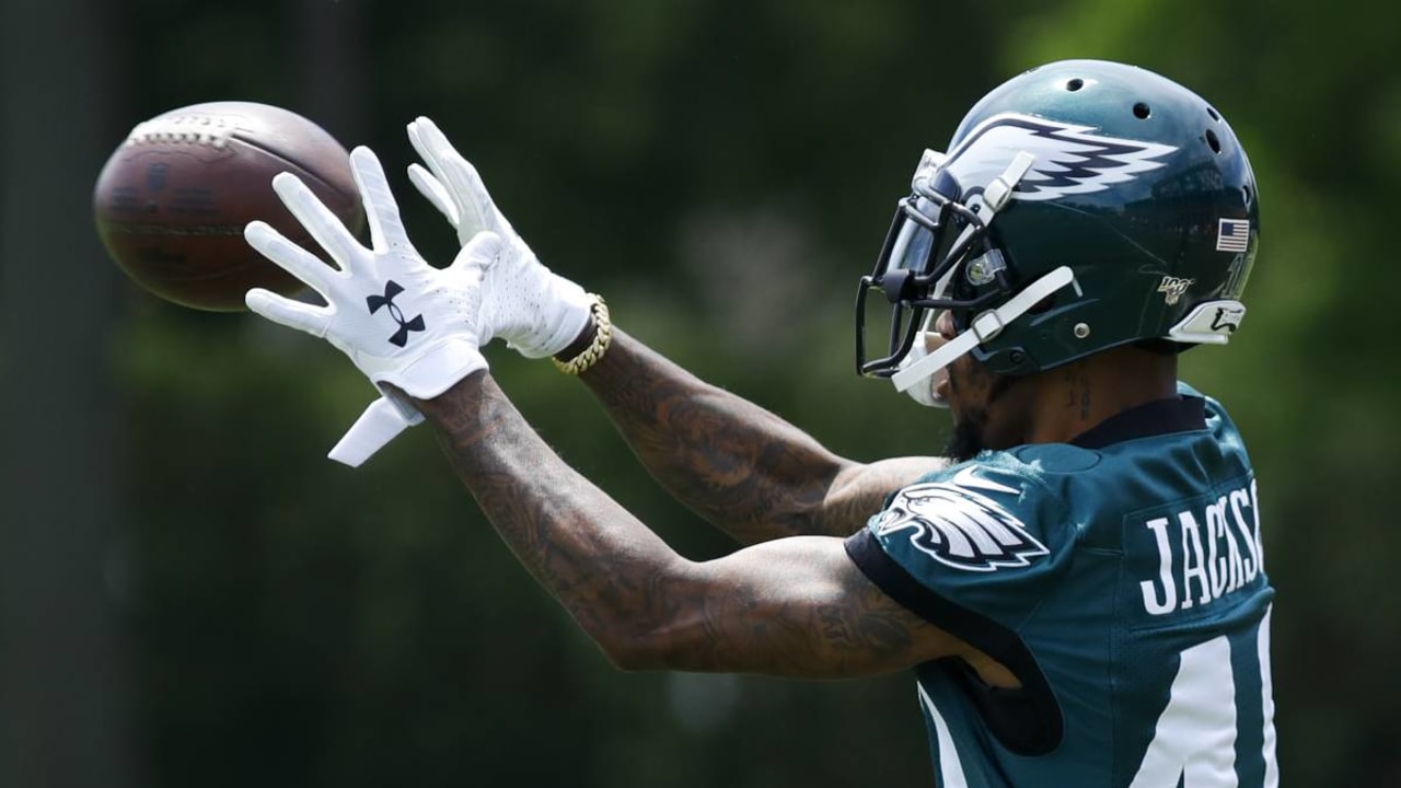 Raiders wide receiver DeSean Jackson warms up before an NFL