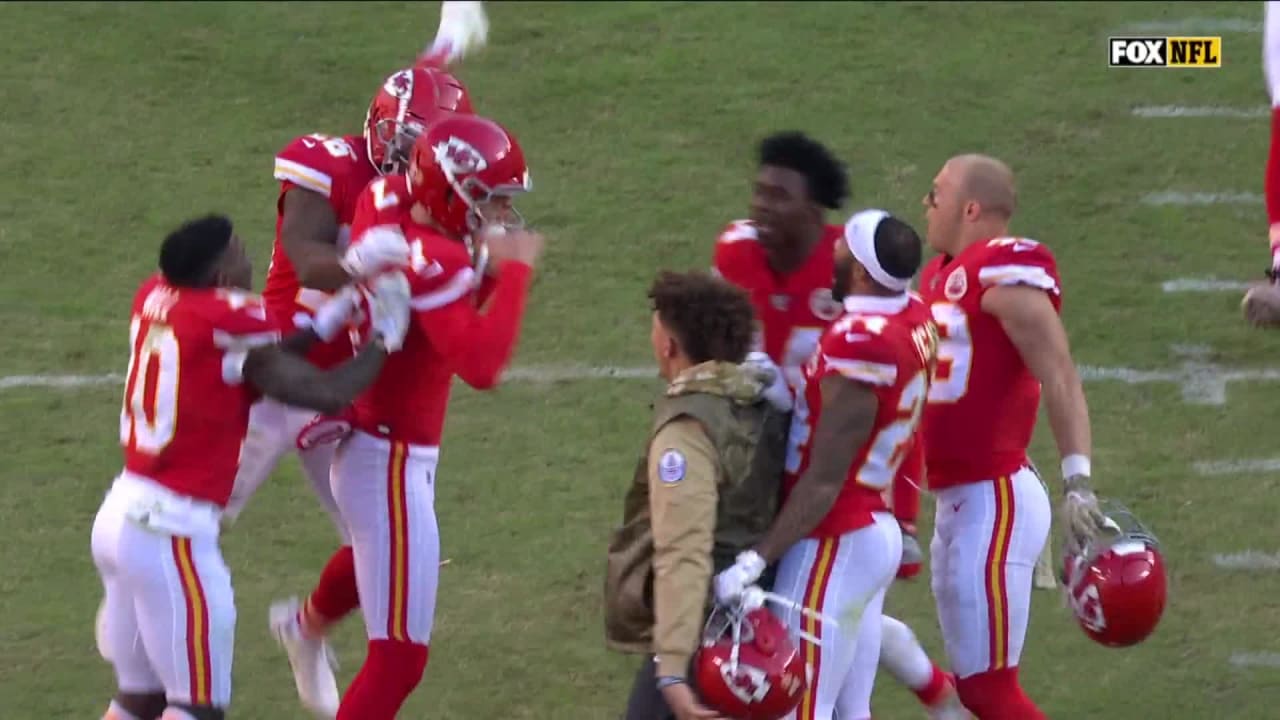 Patrick Mahomes runs off sidelines to celebrate gamewinning kick