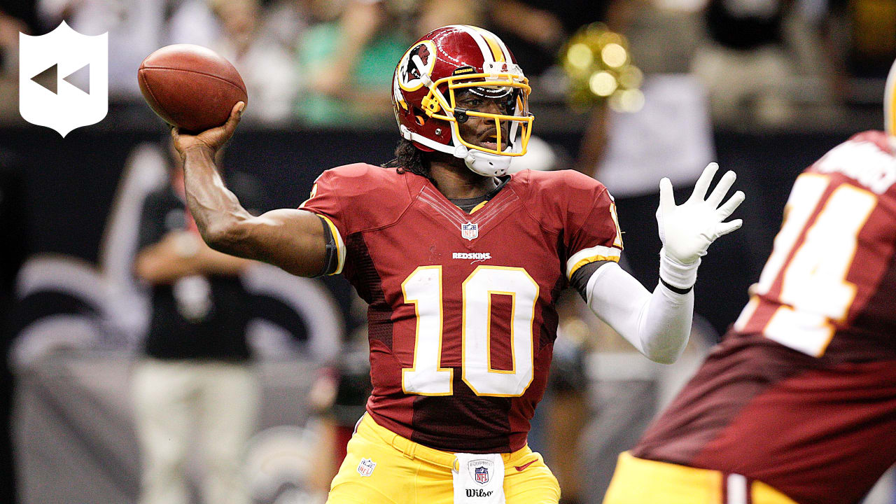 Washington Redskins' Robert Griffin III in action in the second half of an  NFL football game against the Philadelphia Eagles, Sunday, Dec. 23, 2012,  in Philadelphia. (AP Photo/Michael Perez Stock Photo - Alamy