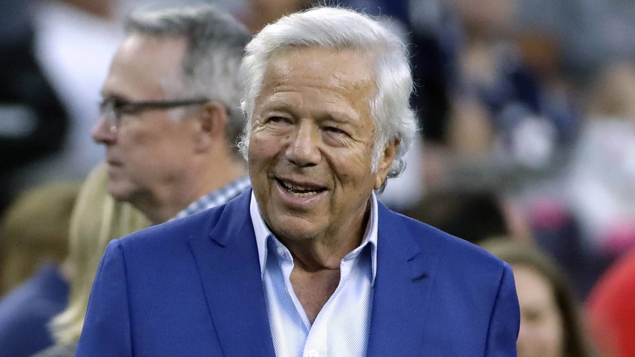 Patriots Receive AFC Championship Rings From Owner Robert Kraft (Photo) 