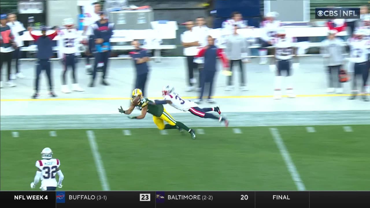 green-bay-packers-quarterback-aaron-rodgers-rainbows-a-32-yard-deep