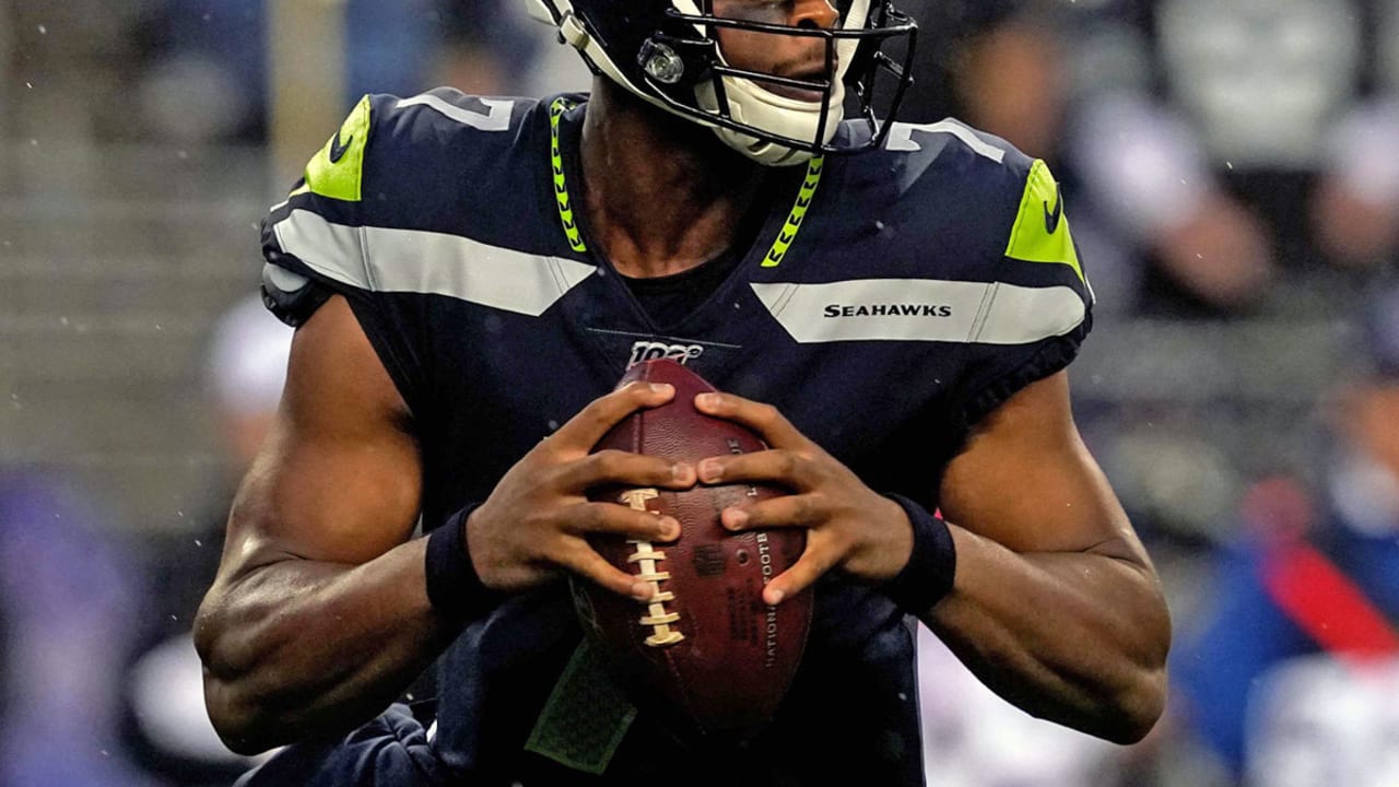 Seattle Seahawks Quarterback Geno Smith before a game between the Los