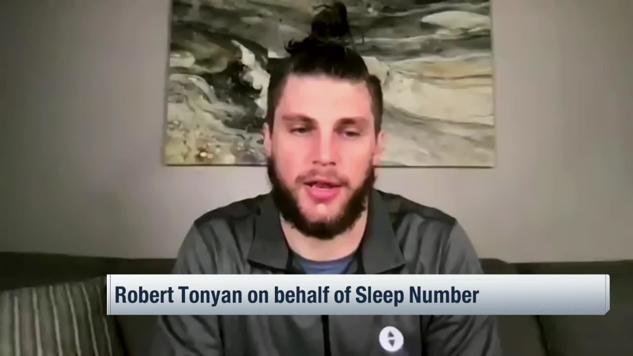 LIVE: TE Robert Tonyan meets with the media 