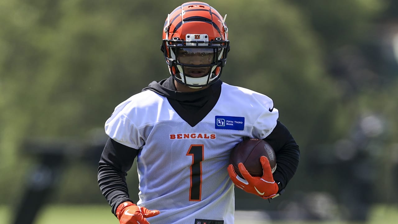 Bengals sign first-round WR Ja&#39;Marr Chase to rookie deal