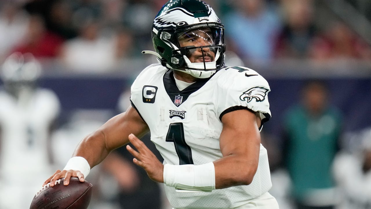 NFL Network's James Palmer: Washington Commanders want to force  Philadelphia Eagles quarterback Jalen Hurts to roll out to his left on 'MNF'