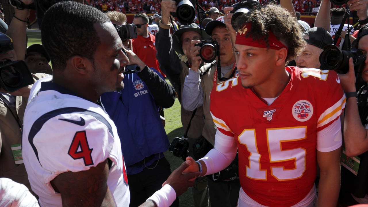 NFL Season Begins With Protests at Texans-Chiefs Game - WSJ