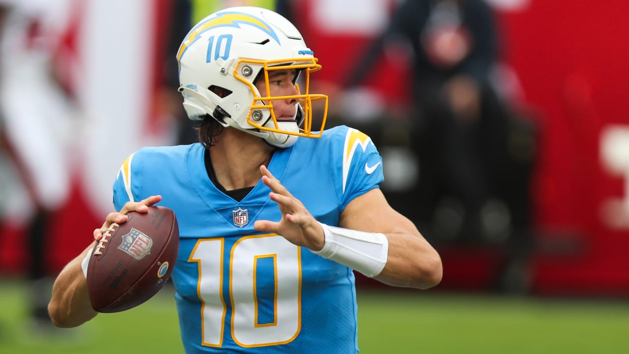 Chargers QB Justin Herbert calls rookie year 'a blur,' eager to 'master the  offense' in Year 2