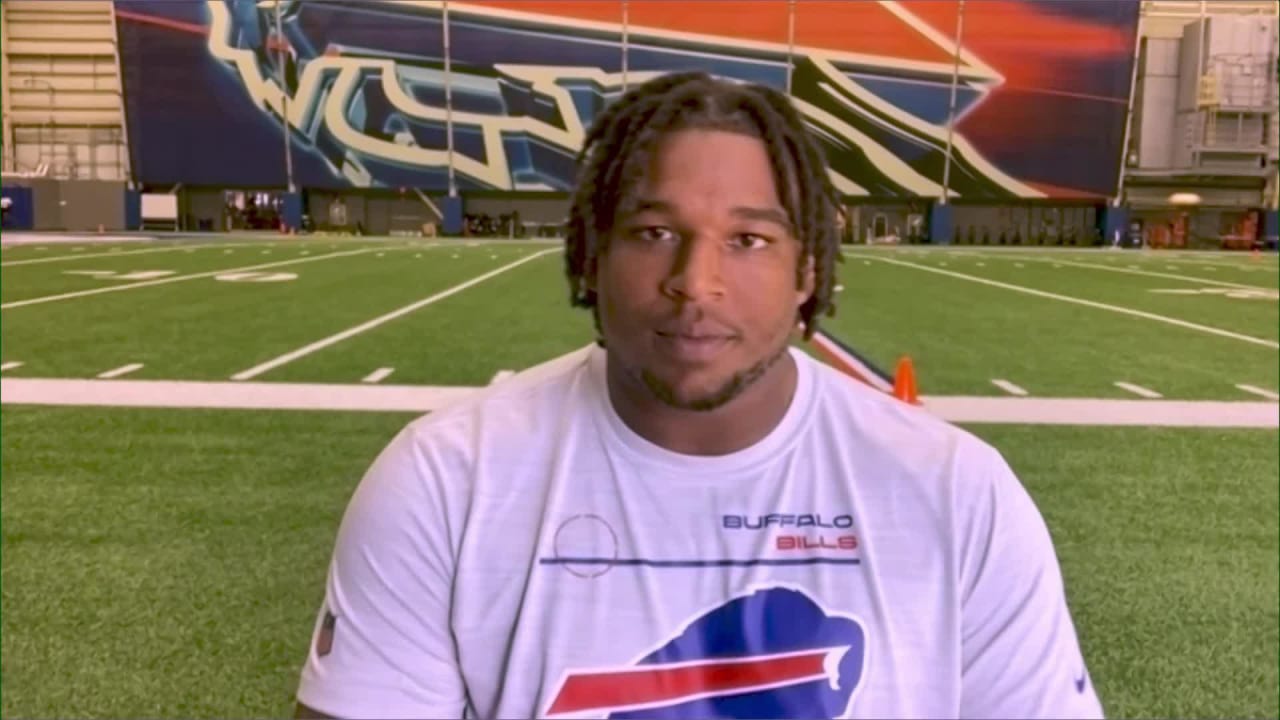 Buffalo Bills defensive tackle Tim Settle (99) prepares to walk