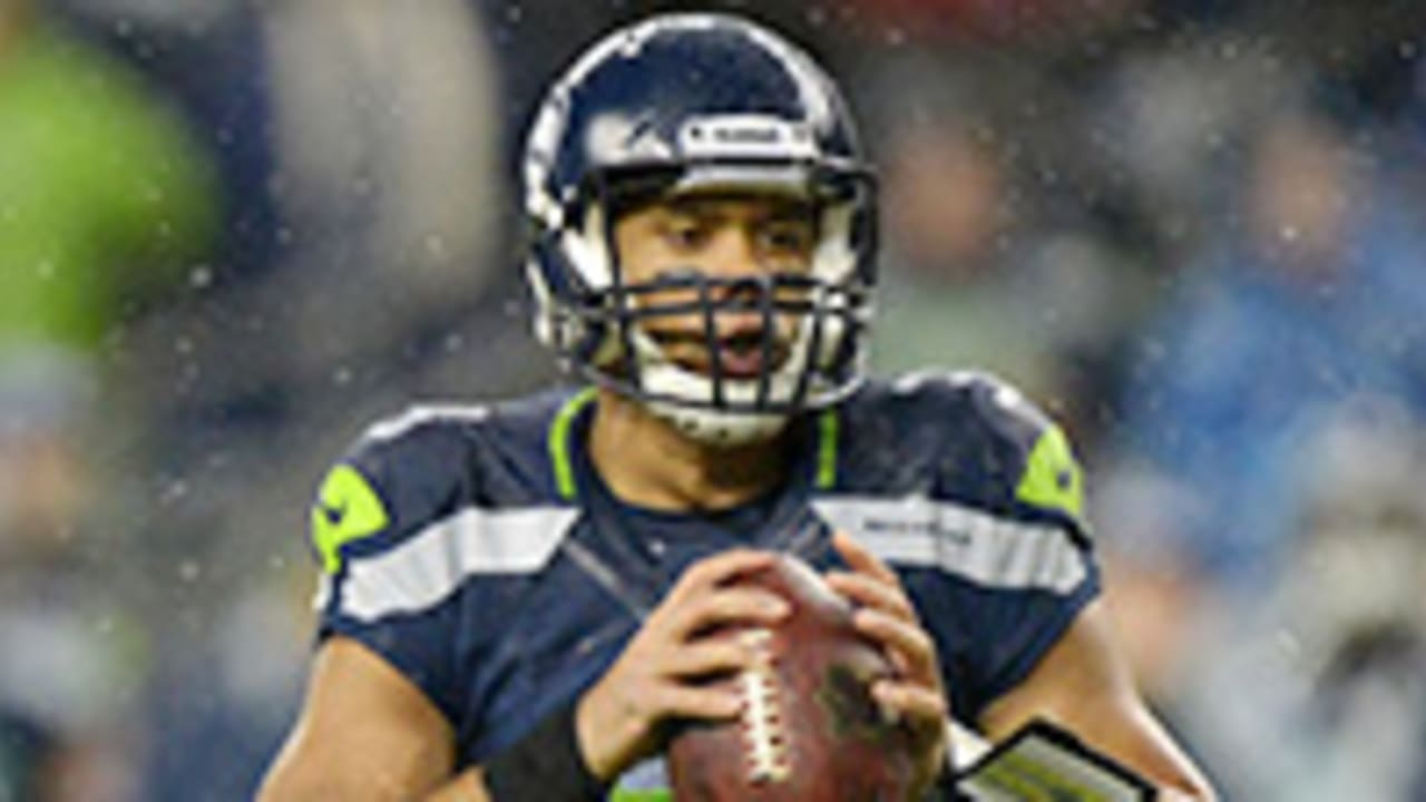 Russell Wilson outshines fellow rookie QB Robert Griffin III to