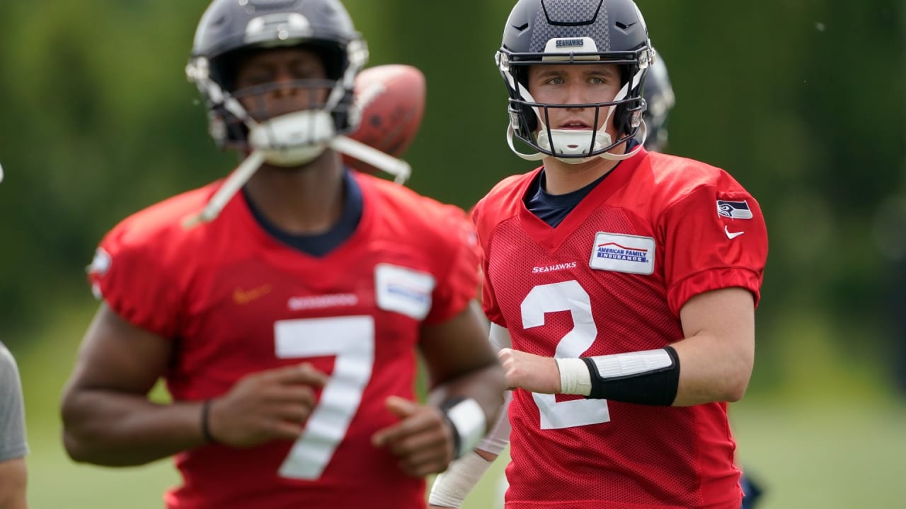 Geno Smith and Drew Lock looking uneven early in Seahawks training