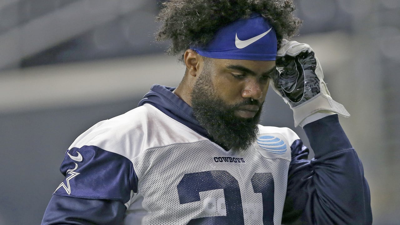 Holdout Ezekiel Elliott still absent from Dallas Cowboys as first