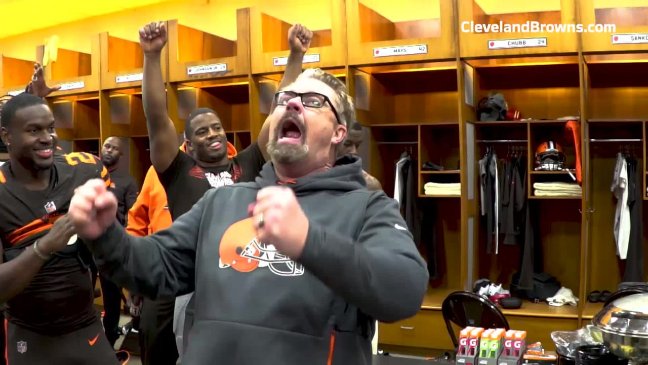 Cleveland Browns head coach Gregg Williams congratulates locker room on  team effort