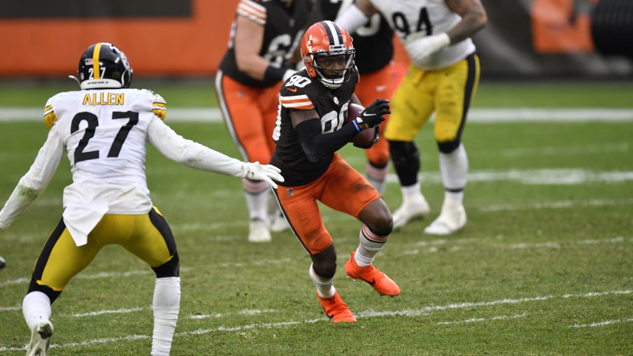 Cleveland Browns WR Jarvis Landry plows through Steelers safety Minkah ...