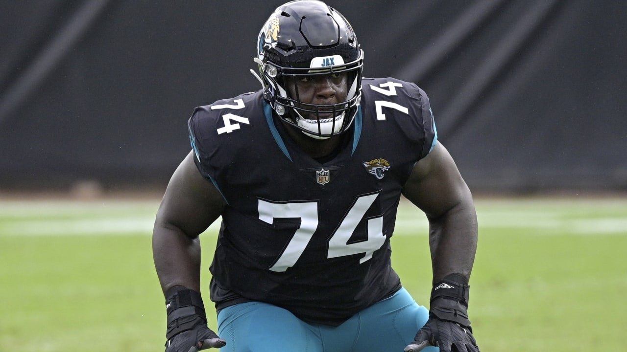 Jaguars franchise tag offensive tackle Cam Robinson