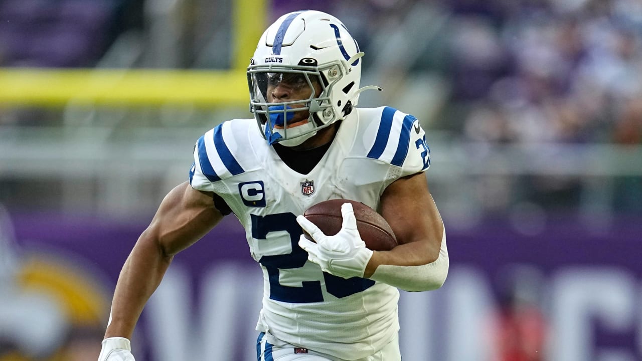 Jonathan Taylor rehabs ankle away from Colts amid contract dispute