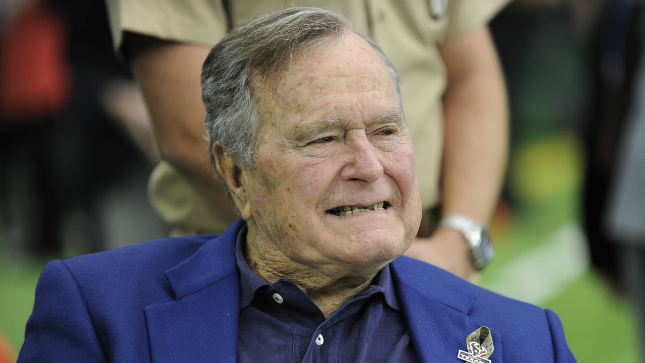 george-bush-181130-SPOT