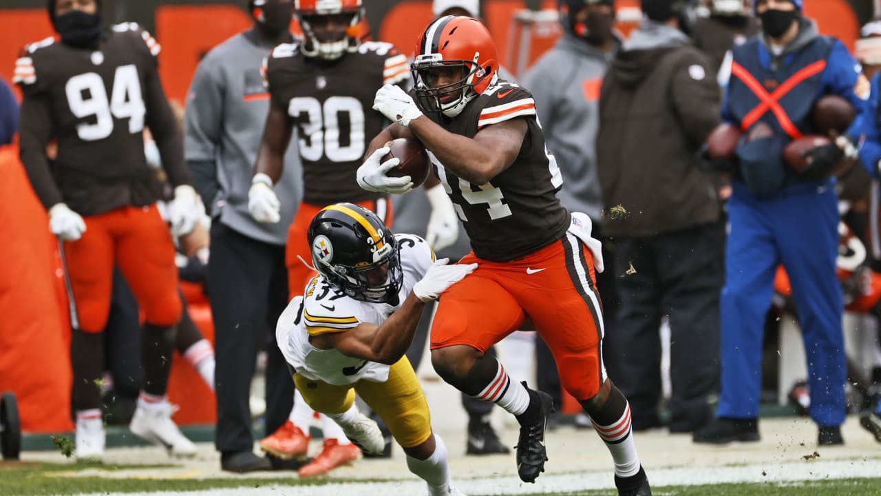 Watch: Browns RB Nick Chubb's 40-yard touchdown catch against Steelers