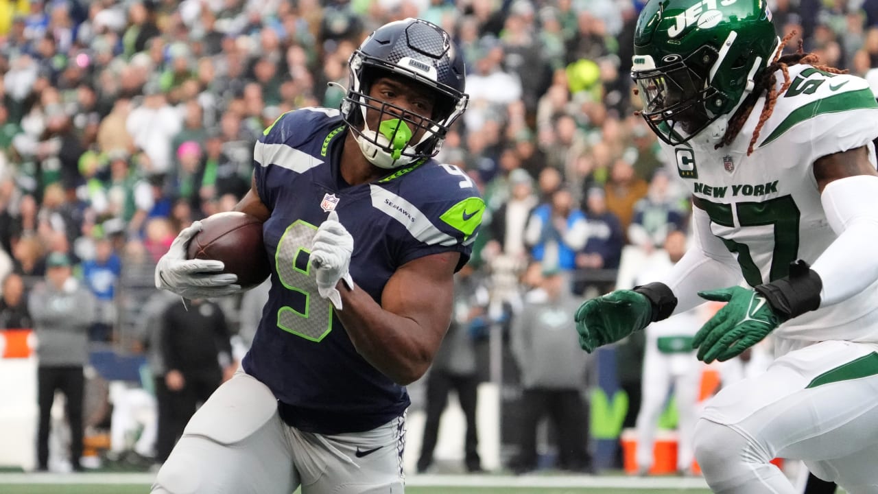 Seattle Seahawks running back Kenneth Walker III delivers Seahawks' first  touchdown of game in third quarter